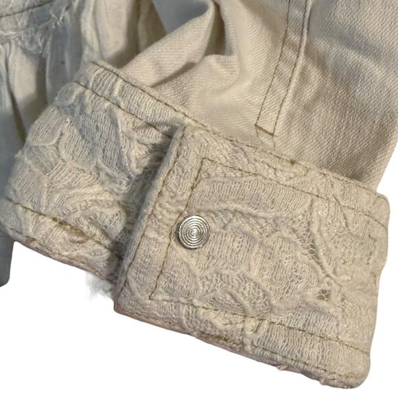 CHICOS White lace ruffled button up jean jacket Size Small - Picture 7 of 9